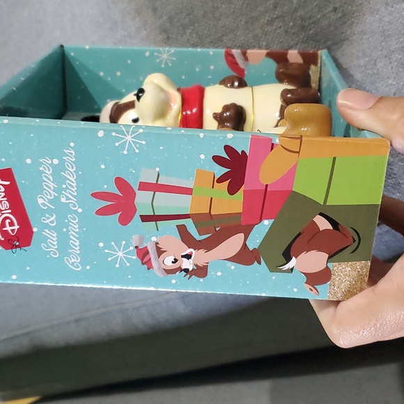 Chip and Dale salt and pepper shakers - Picture 2 of 6